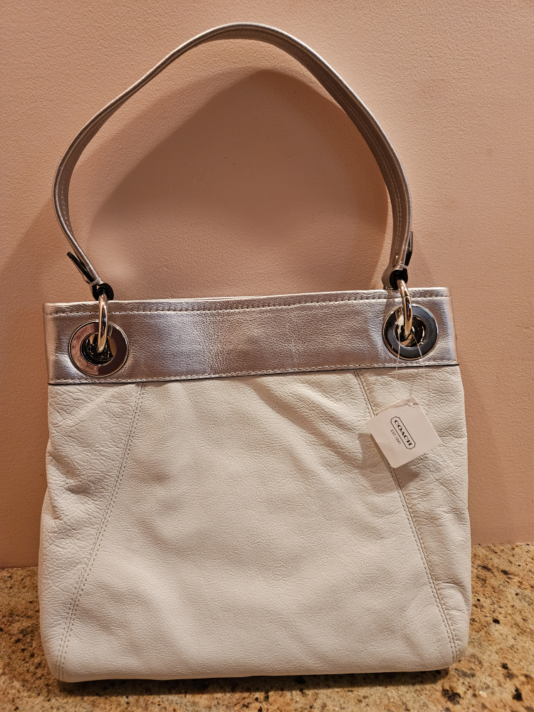 Coach White & Silver Leather Handbag - photo 2
