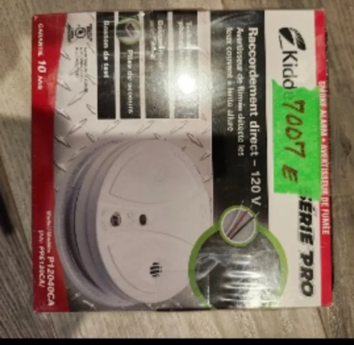 Kidde P12040CA Pro Series Smoke Alarm - New in Box image indicator(3)