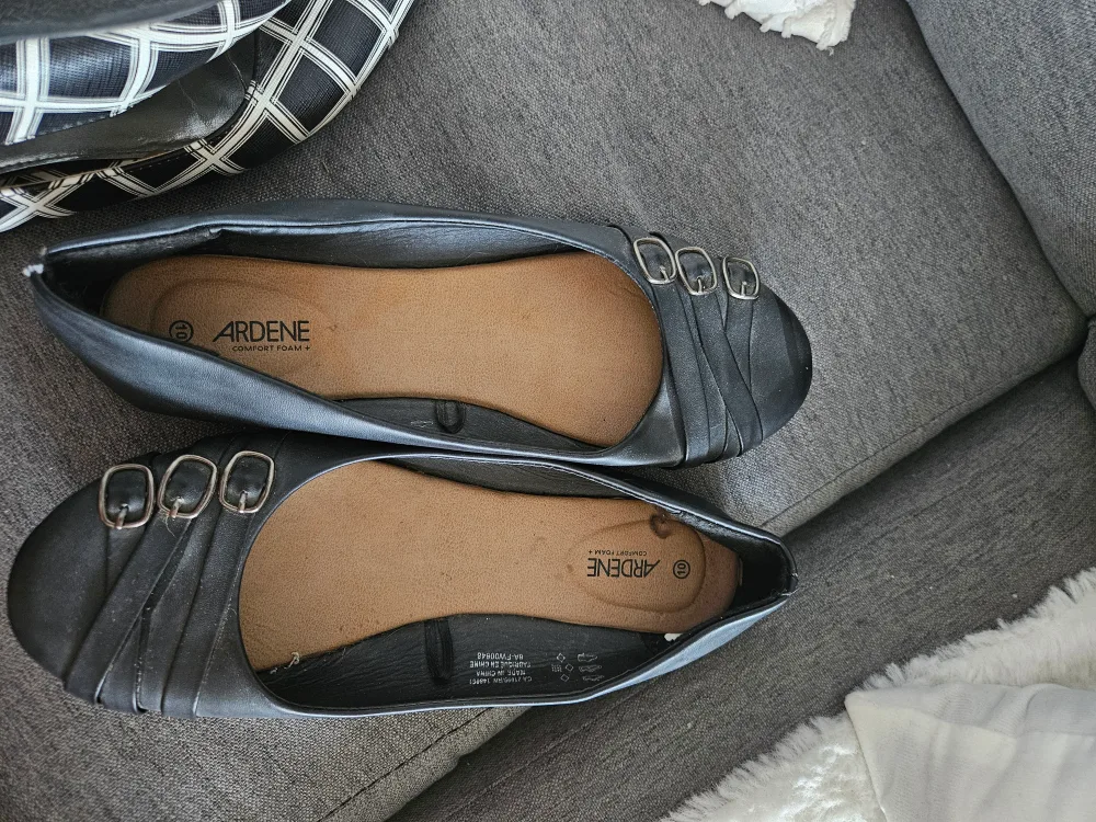 Assorted Flats - Ardene & Trash - Size 9.5/10 image indicator(6)