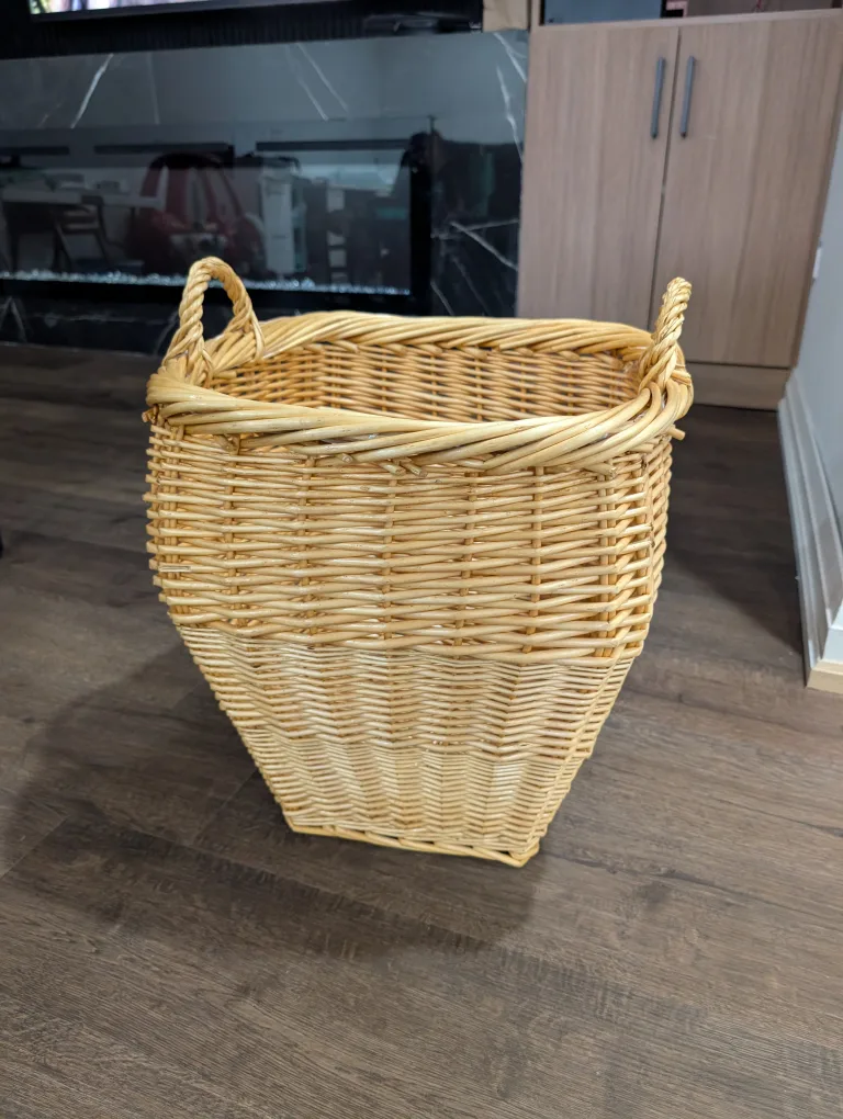Wicker Laundry Basket with Liner thumbnail
