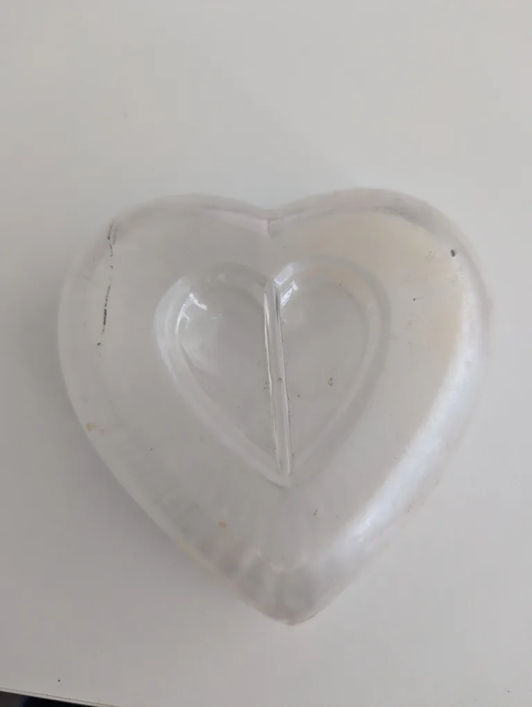** Free** Heart-Shaped Trinket Box thumbnail