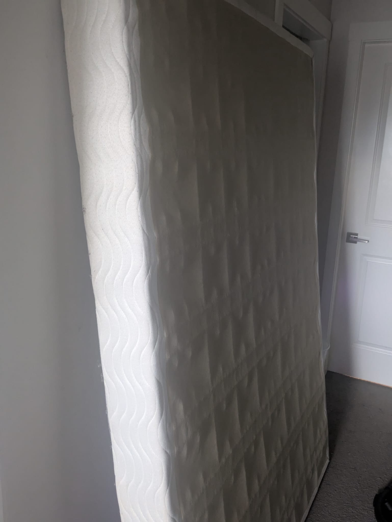 Box spring - Good Condition - photo 2