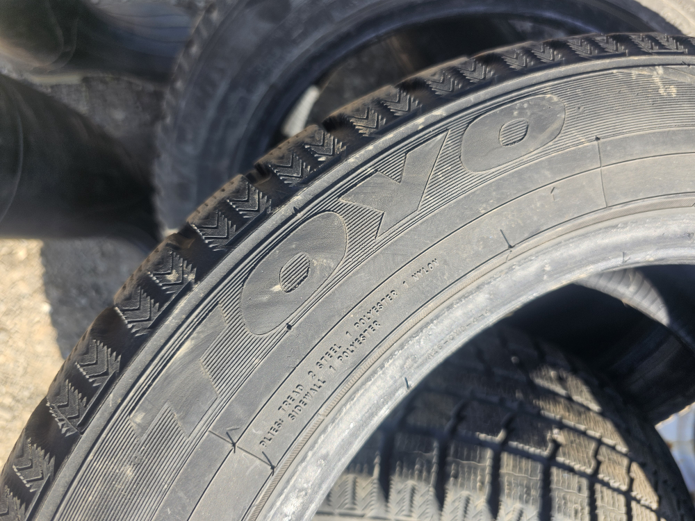 205/55/R16 toyo observe winter tiresfull set - photo 2