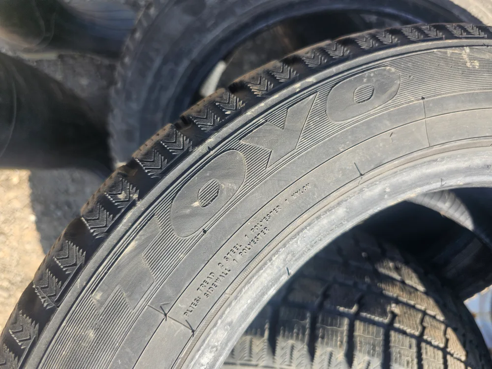 205/55/R16 toyo observe winter tiresfull set image indicator(2)