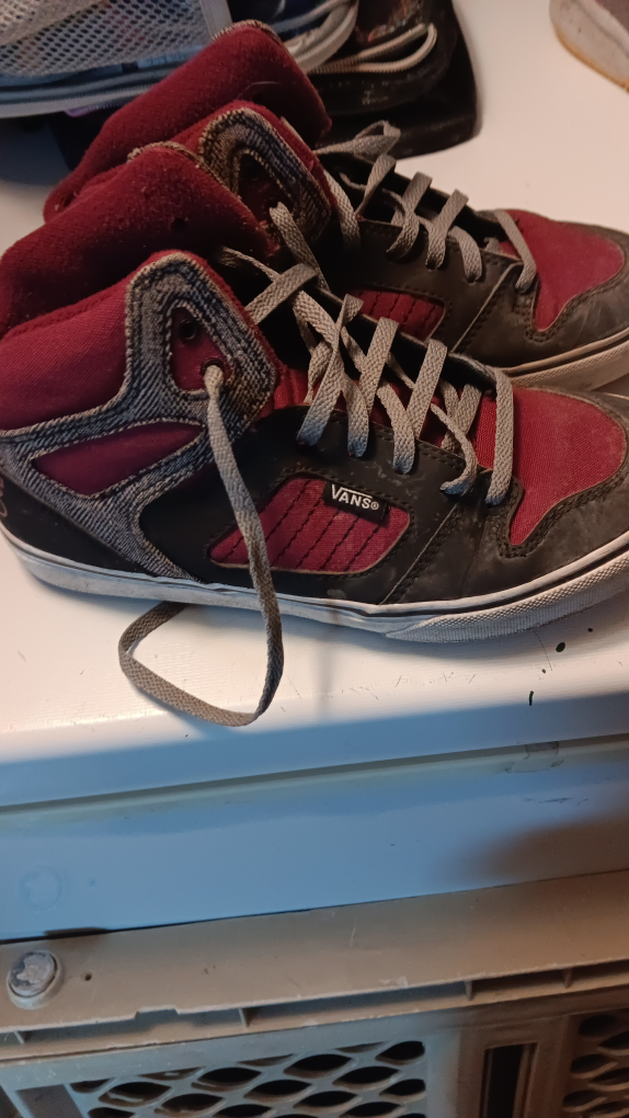 Vans High-Top Shoes for boys size 4 - photo 2