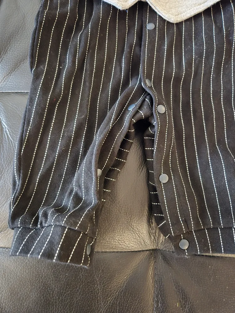 Baby Tuxedo Onesie - Black & White 6M image indicator(3)