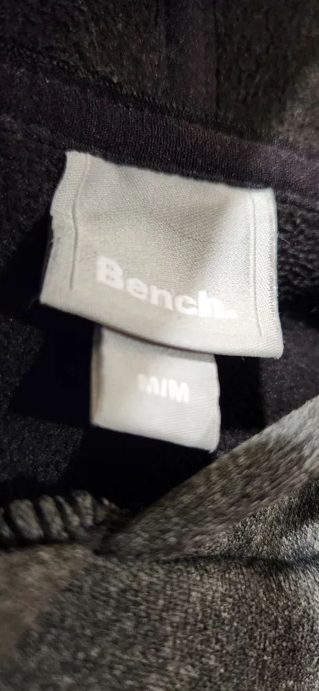 Bench Hoodie - Size M image indicator(2)