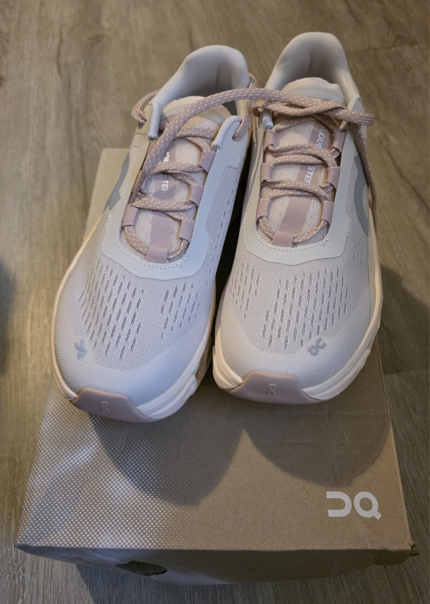 On Cloudmonster Moon/Fawn Women's Size 8.5