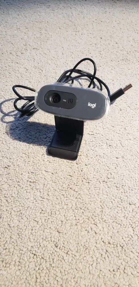 Logitech C270 HD Webcam - Like New! image indicator(7)