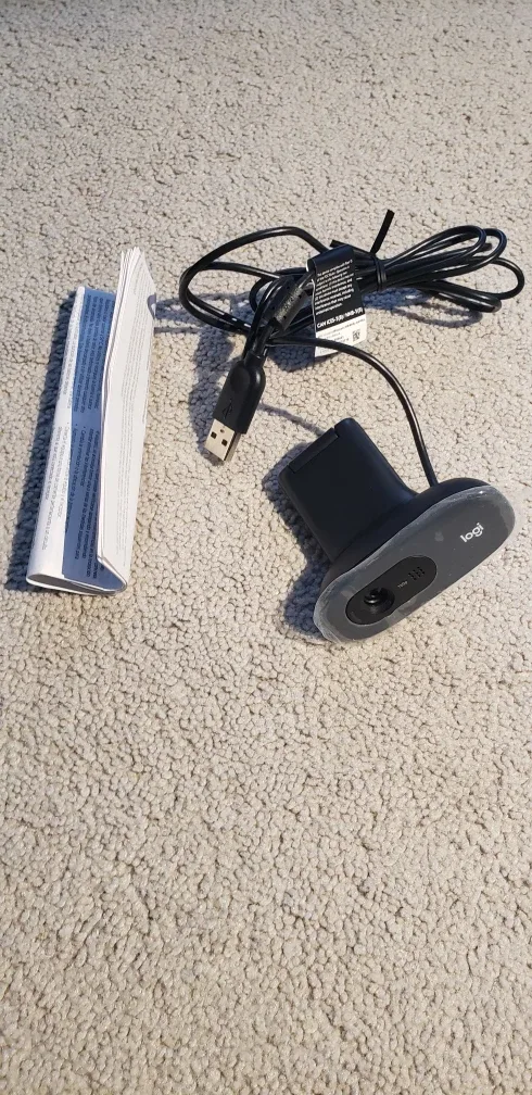 Logitech C270 HD Webcam - Like New! image indicator(6)