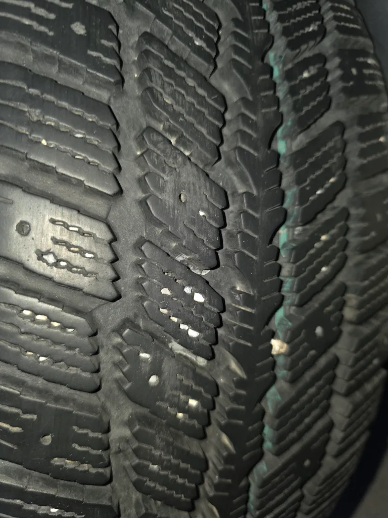 Mirage 225/55R17 Winter Tires on Rims image indicator(9)