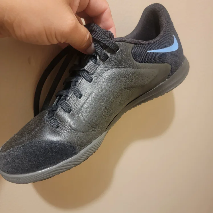 nike sneakers tiempo size 7 image indicator(2)