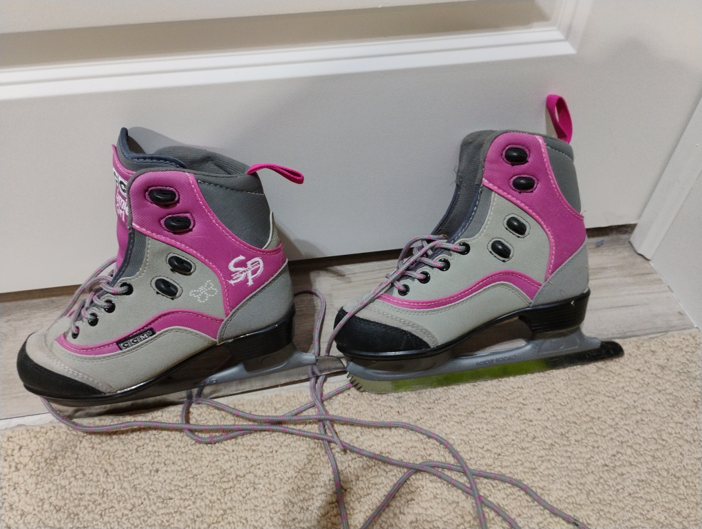 CCM SP Girls' Ice Skates - Size 1