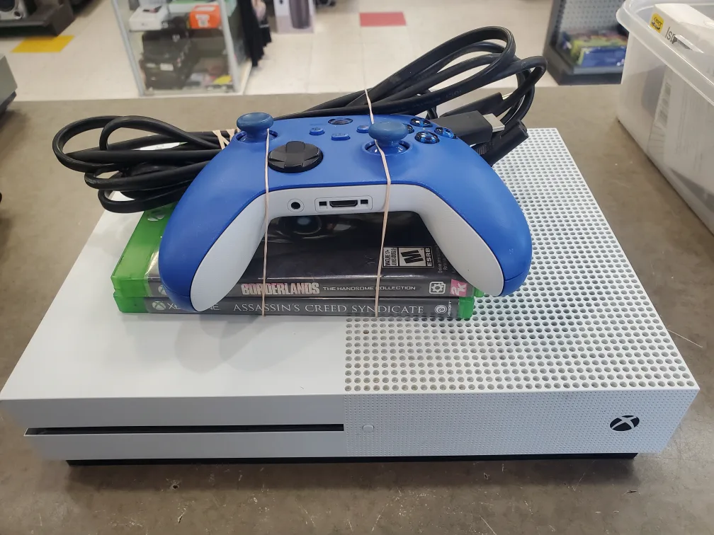 Xbox One S Console 500gb with Controller and Games thumbnail