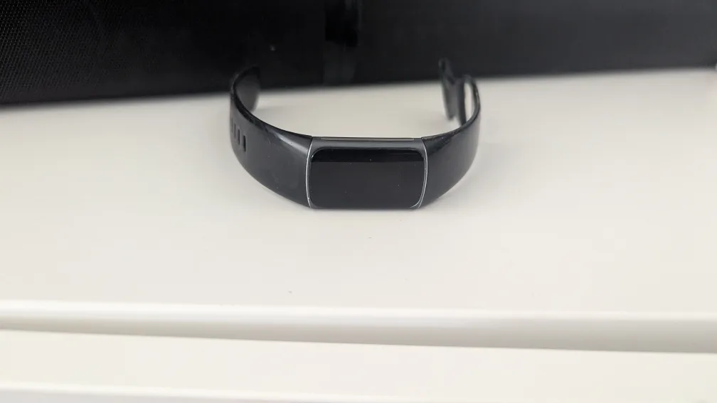 Fitbit Charge 5 thumbnail