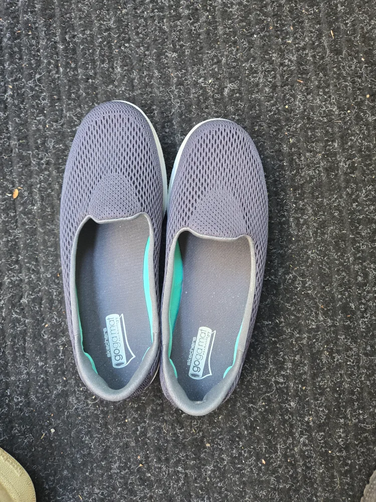 Skechers GOga Mat Women's Shoes thumbnail