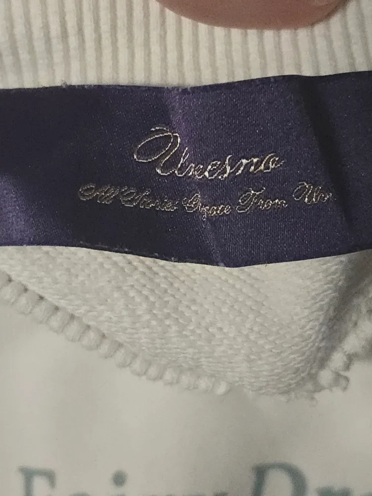 Unvesno Distressed Sweatshirt image indicator(5)