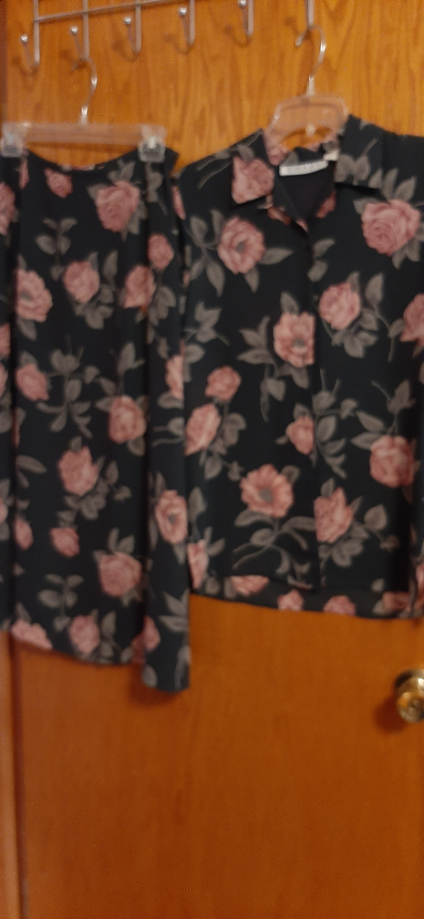Chaus Petite Floral Blouse & Skirt Set - photo 2