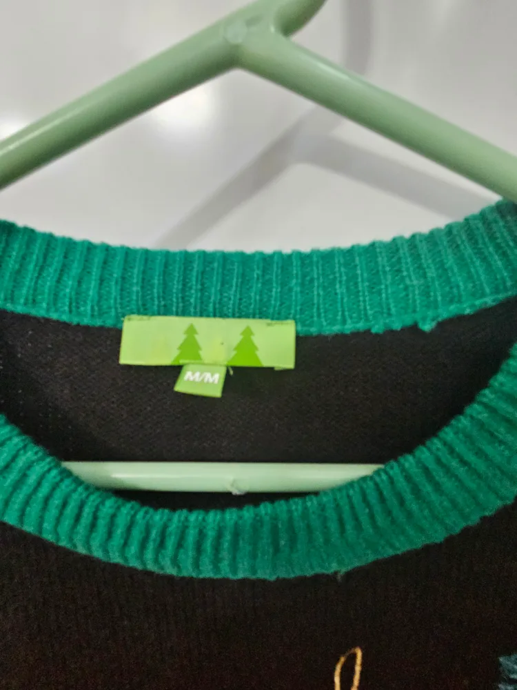 Happy Holidays Urban Heritage Christmas Sweater M image indicator(2)