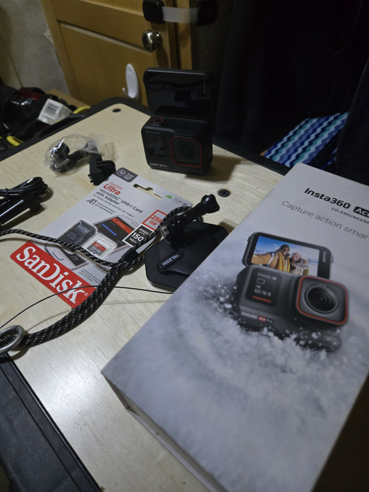 Insta360 Ace Pro Action Camera + Accessories - photo 3