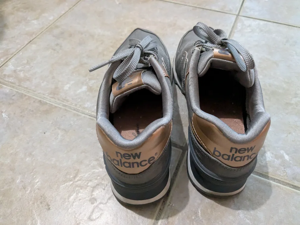 New Balance 574 Sneakers - Size 7 image indicator(3)