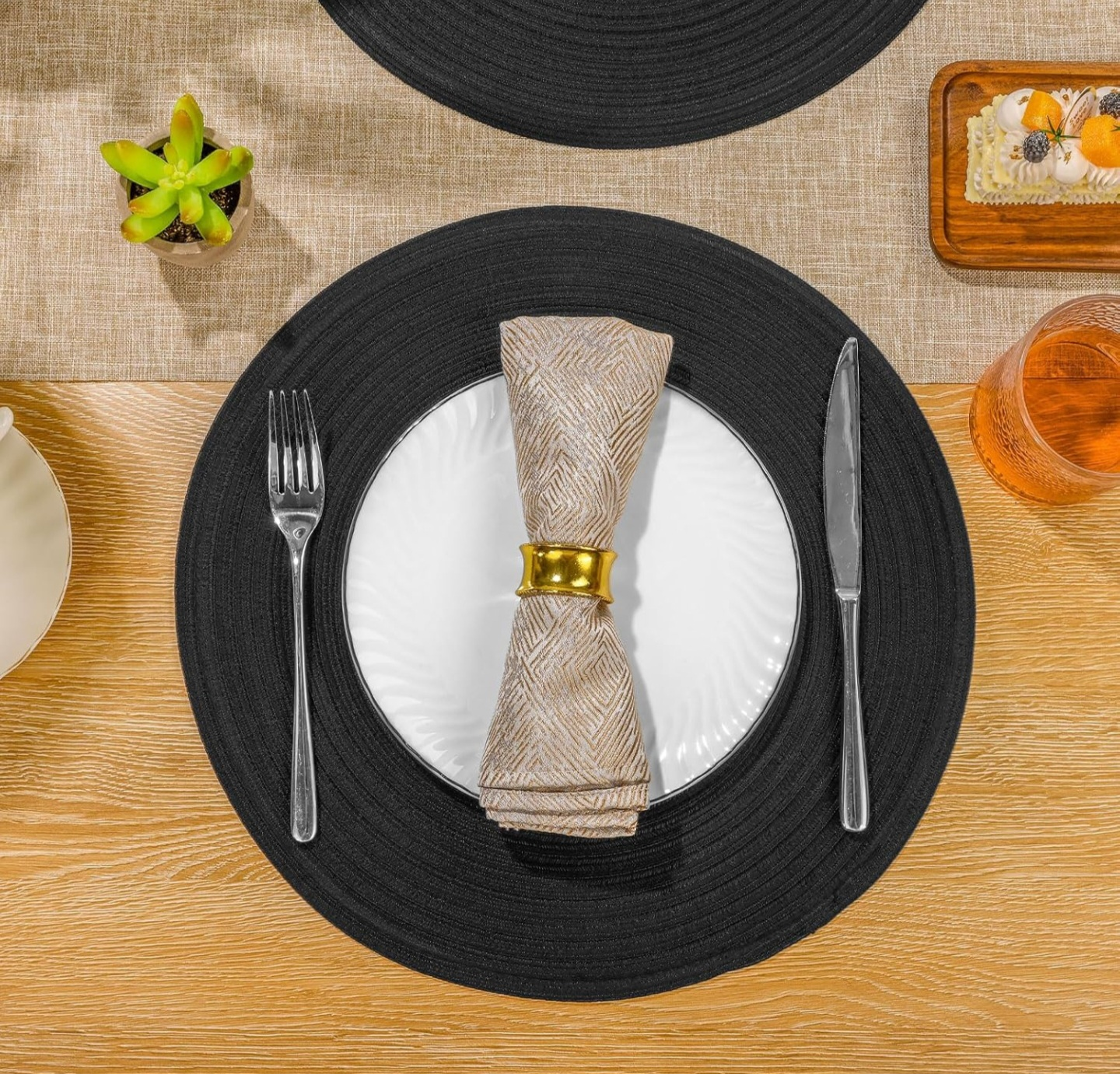 Round Braided Placemats Set of 8 - 15 inch (Black)