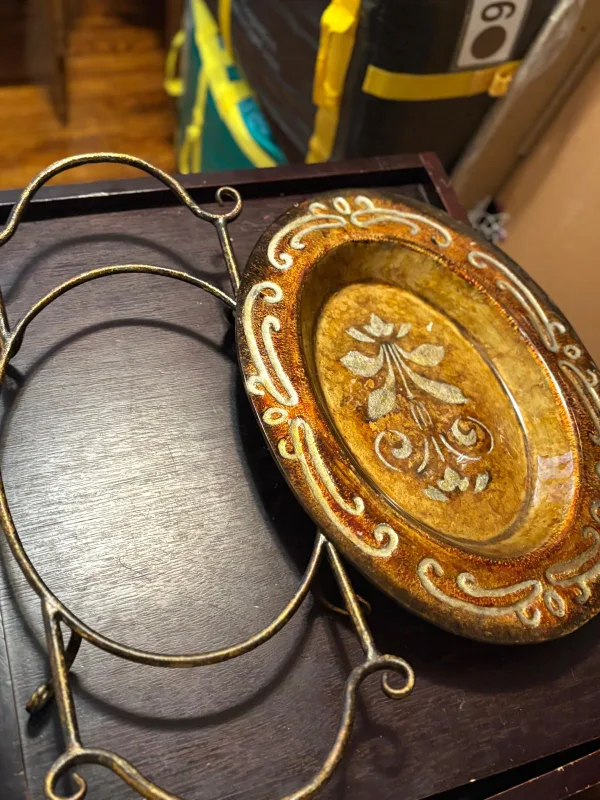 Decorative Plate with Stand image indicator(2)