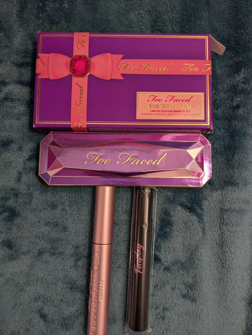 Too Faced Volumizing Makeup Set (New)