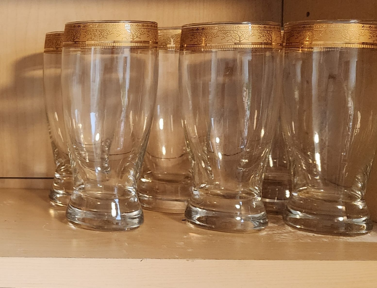 Set of 6 Gold Trimmed Drinking Glasses