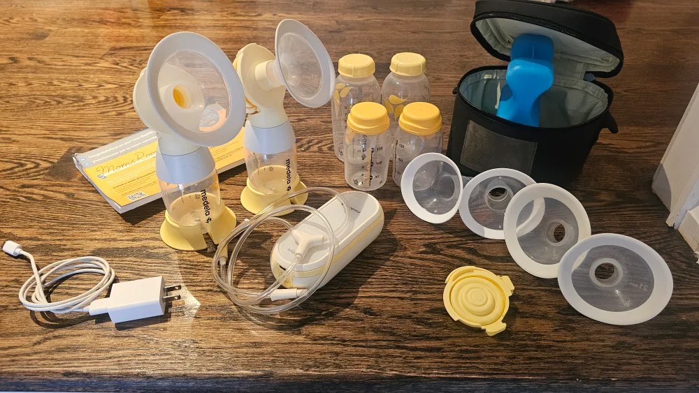 Medela Pump In Style Breast Pump Set thumbnail