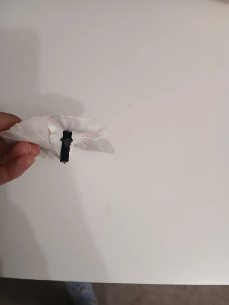 🥕 # freecycle Flower hair clip image indicator(3)