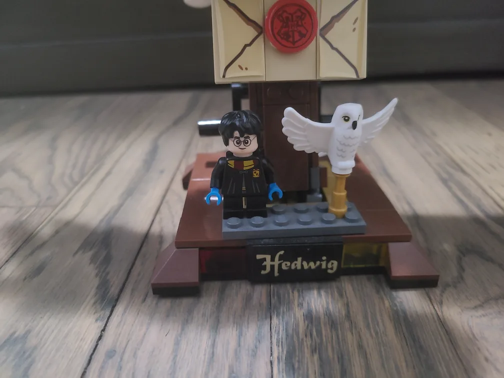 LEGO Harry Potter Hedwig 75979 image indicator(5)