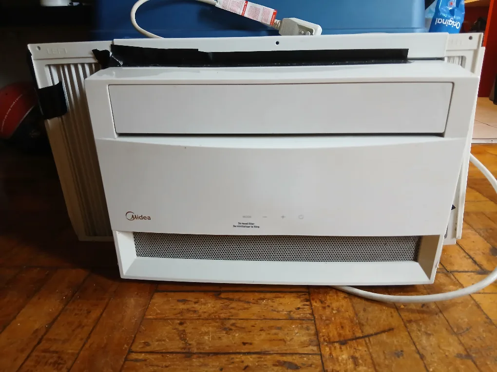 Midea 8000 BTU Window Air Conditioner thumbnail