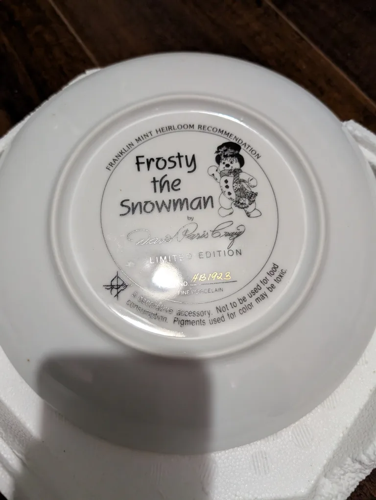 Franklin Mint Frosty the Snowman Plate thumbnail