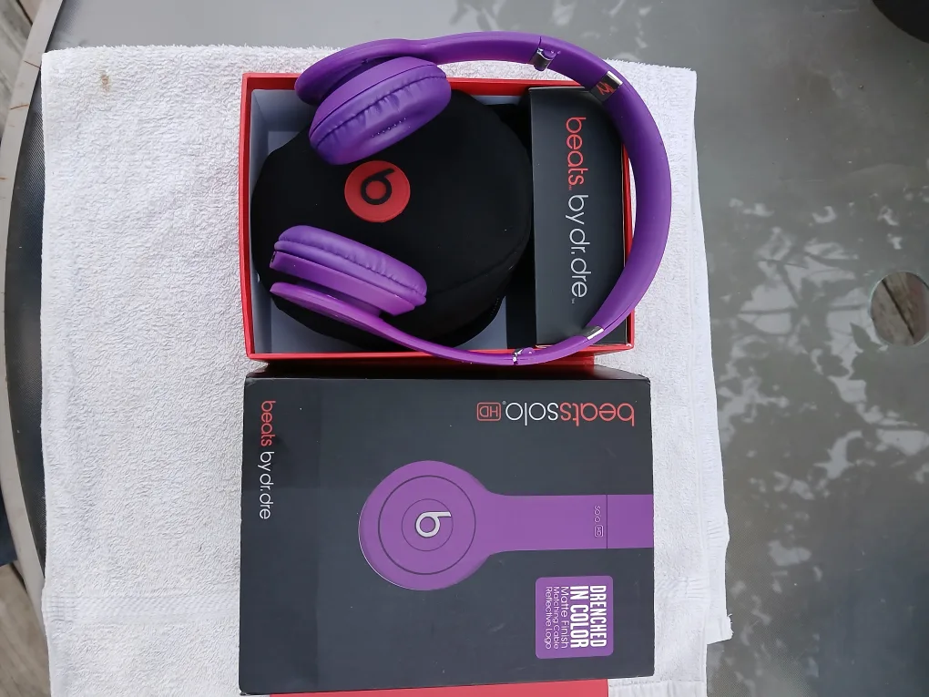 Beats Solo HD Purple Headphones with Box image indicator(7)