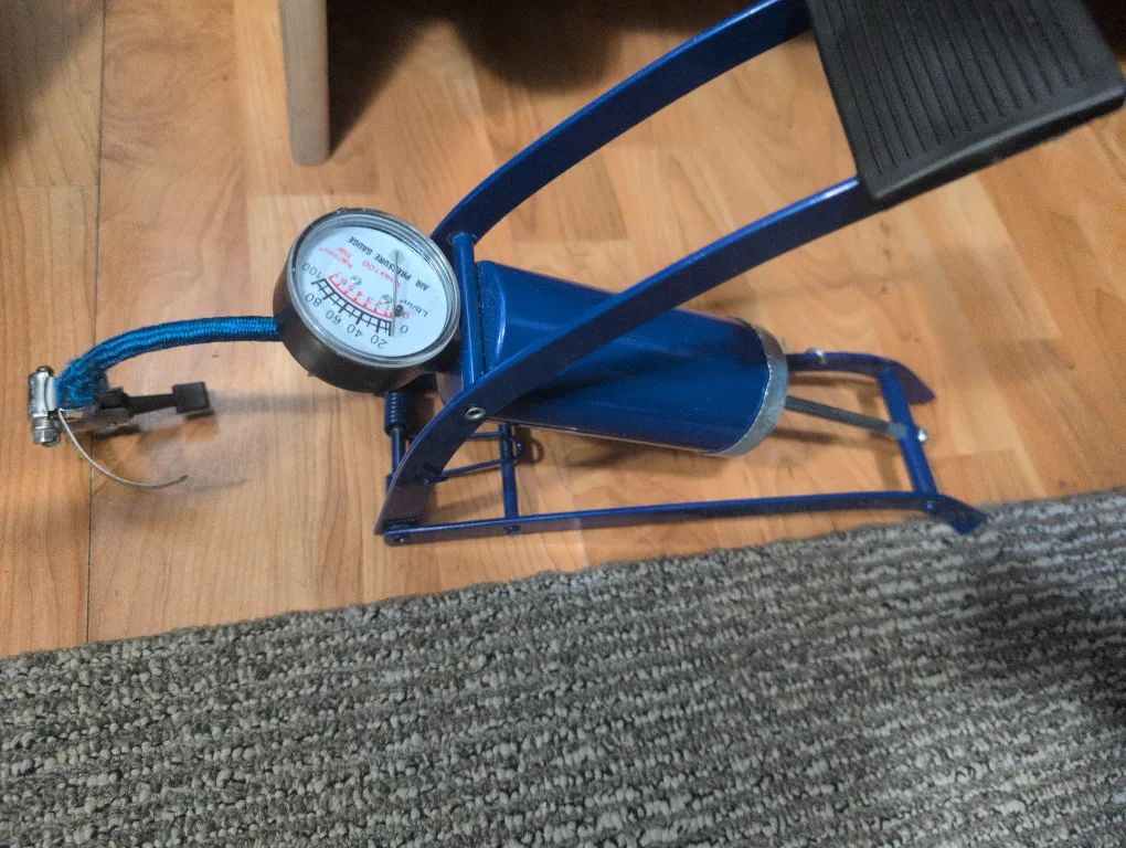 Blue Foot Pump with Gauge image indicator(2)