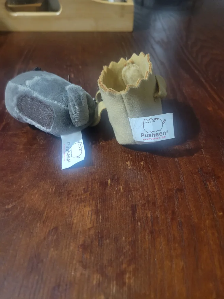 Pusheen Plush Keychain in Bag image indicator(2)