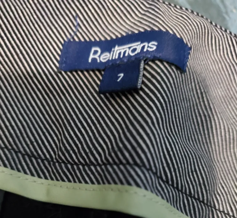 Black Reitmans dress pants image indicator(2)