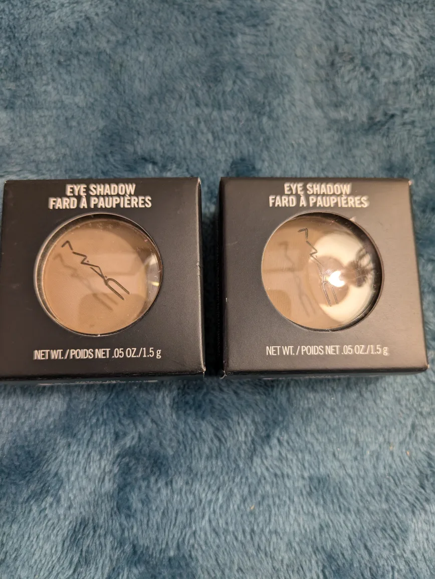 MAC Omega Matte Eyeshadow