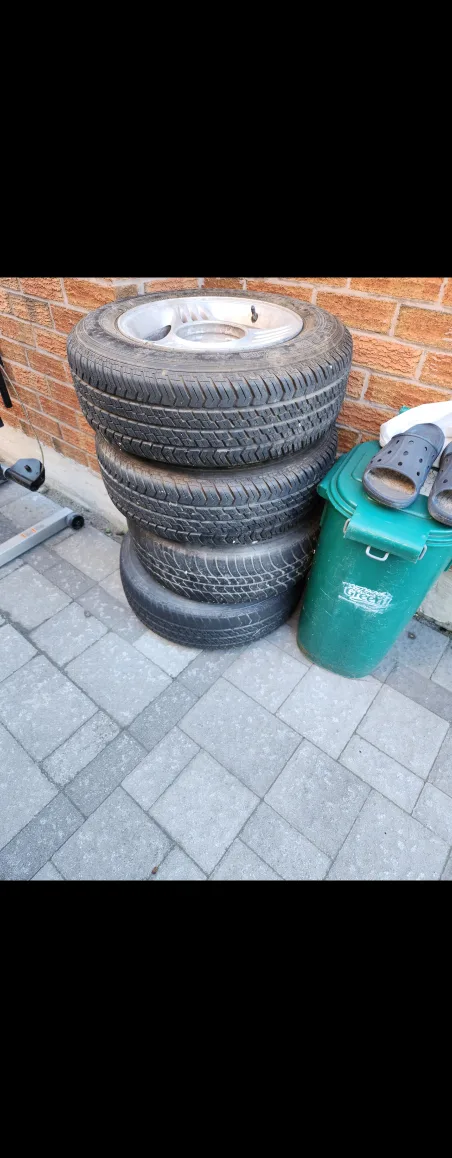 Set of 4 Tires P205/70R15 on Rims image indicator(2)