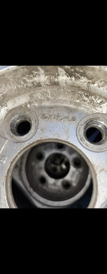 Set of 4 Tires P205/70R15 on Rims image indicator(3)