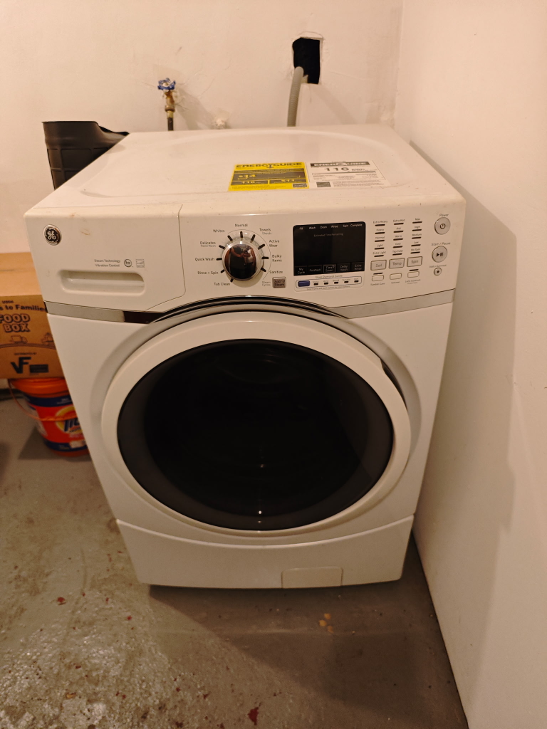 New GE Front Load Washing Machine - photo 2