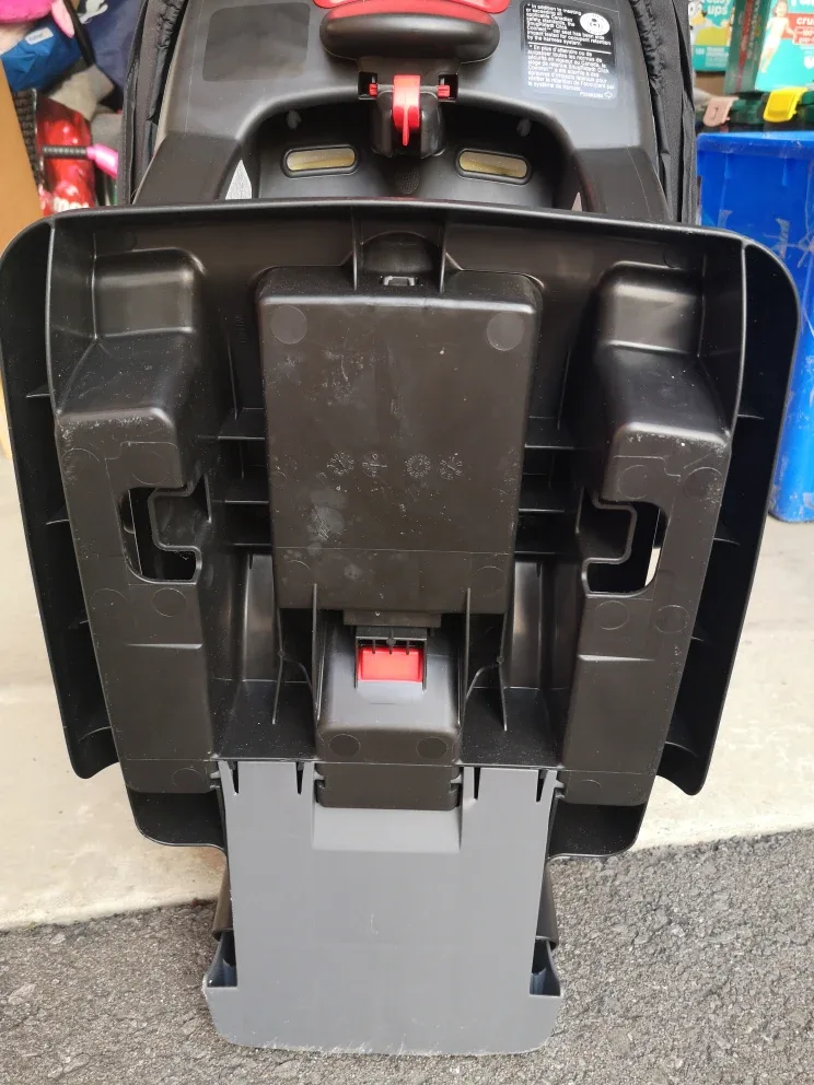 Graco SnugRide SnugLock 35 Infant Car Seat image indicator(7)