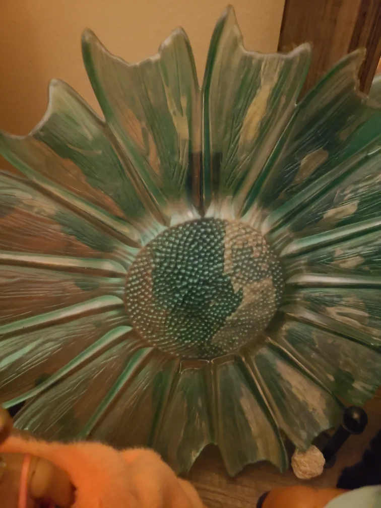 Green and Beige Sunflower Flower image indicator(2)