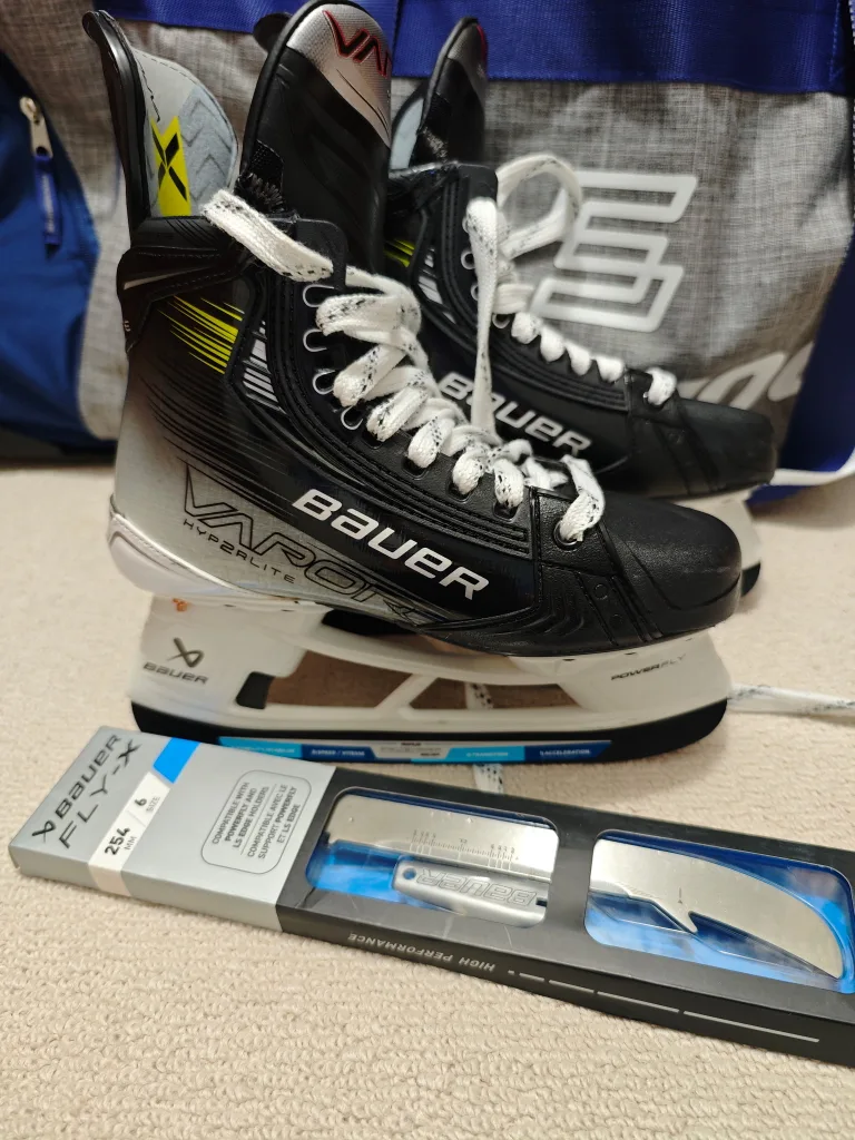 Bauer Vapor Hyperlite Ice Hockey Skates - Size 6.5 thumbnail