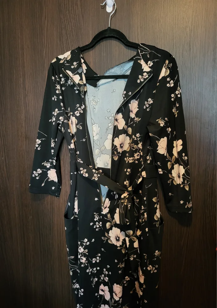 Suzy Shier Dress Size: Large image indicator(6)