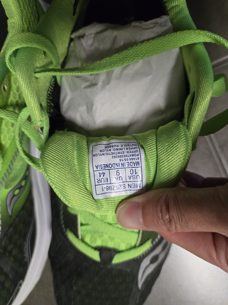 Saucony Running Shoes - Mens US 10 - photo 3