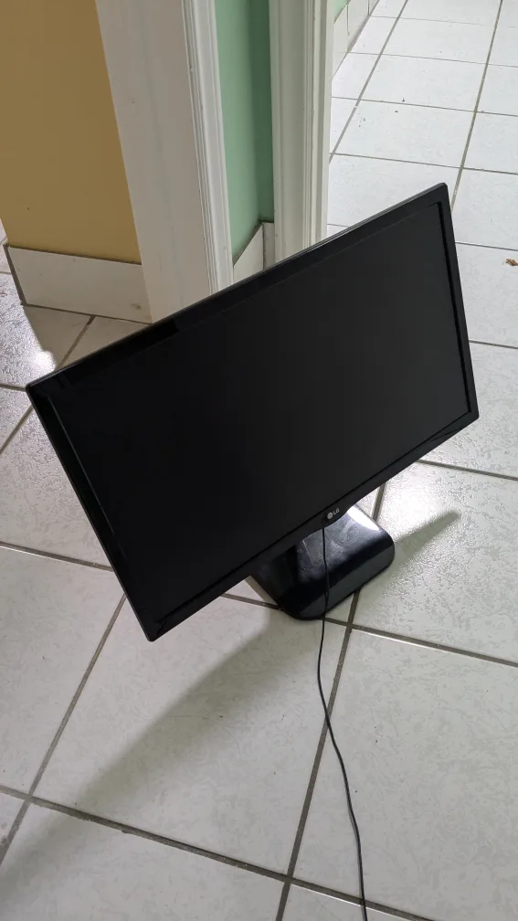 LG Monitor - Great Condition thumbnail