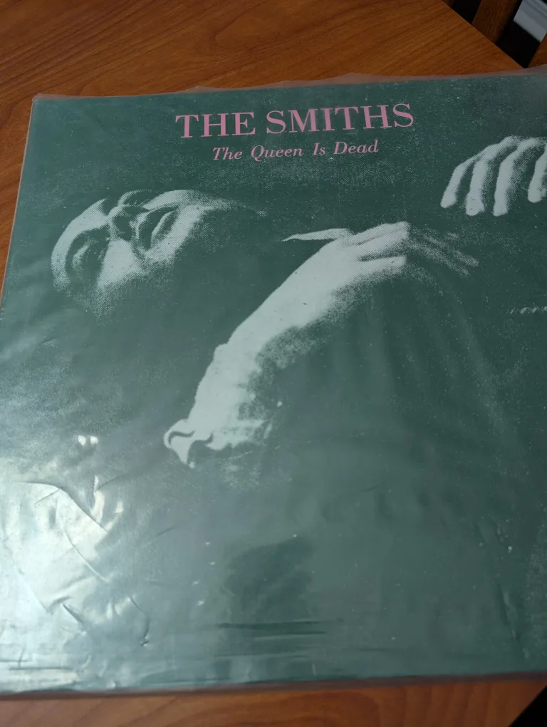 The Smiths - The Queen Is Dead Vinyl Record thumbnail