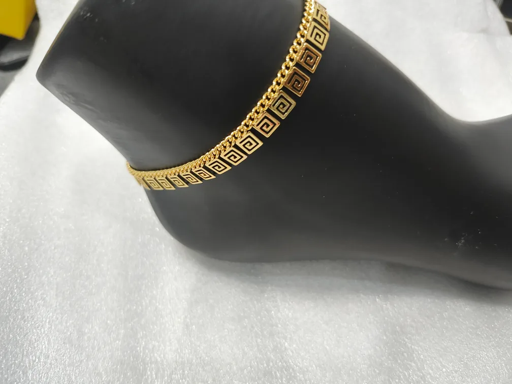 Gold Tone Anklet with Geometric Design image indicator(7)